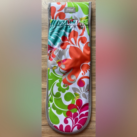 NWOT Thirty-one Flat Iron Hot Tools Carrying Case Island Damask Tropical Print - Picture 2 of 4